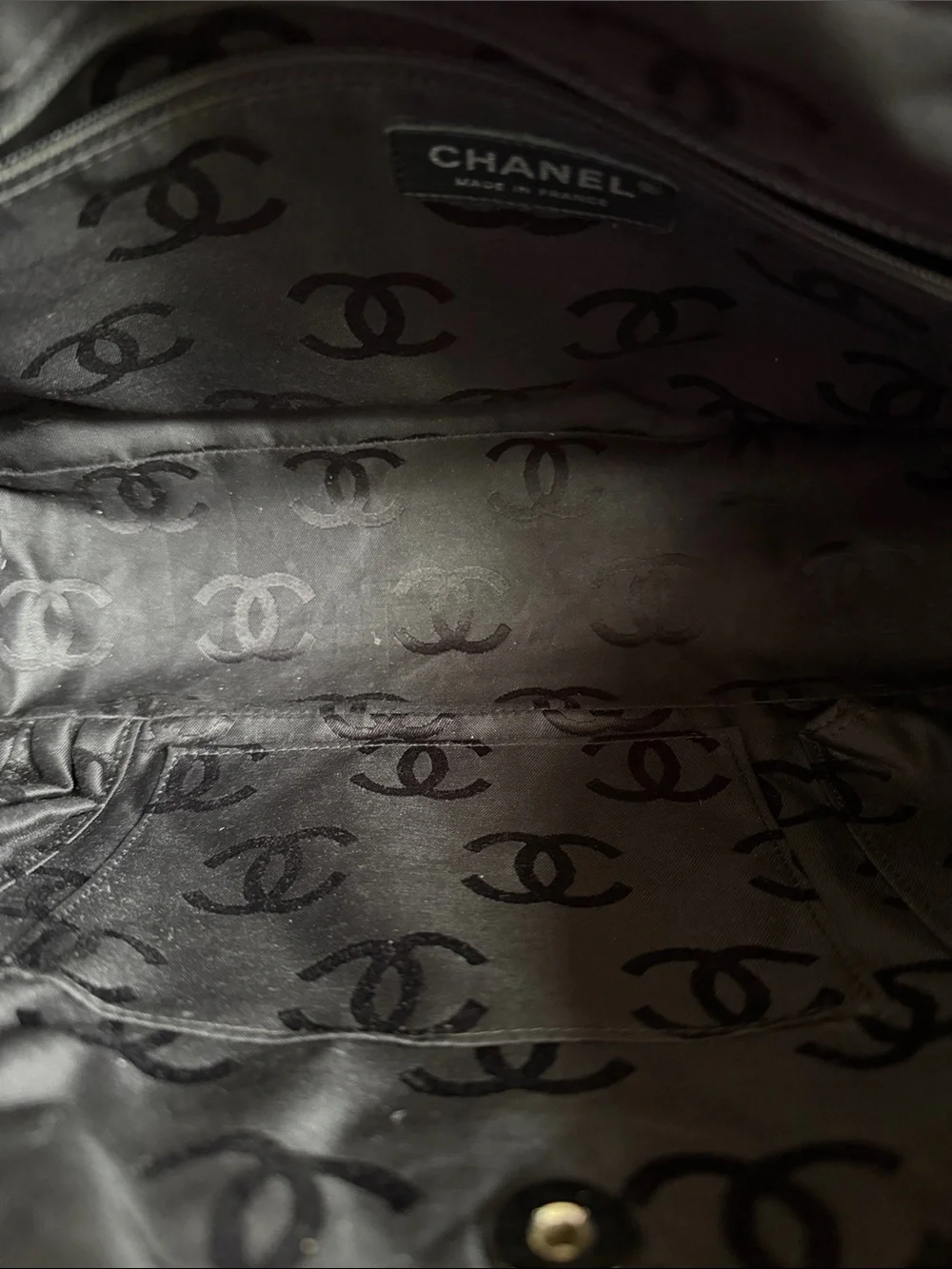 CHANEL Cambon Ligne Large Flap CC Tote Bag - Beige/Black